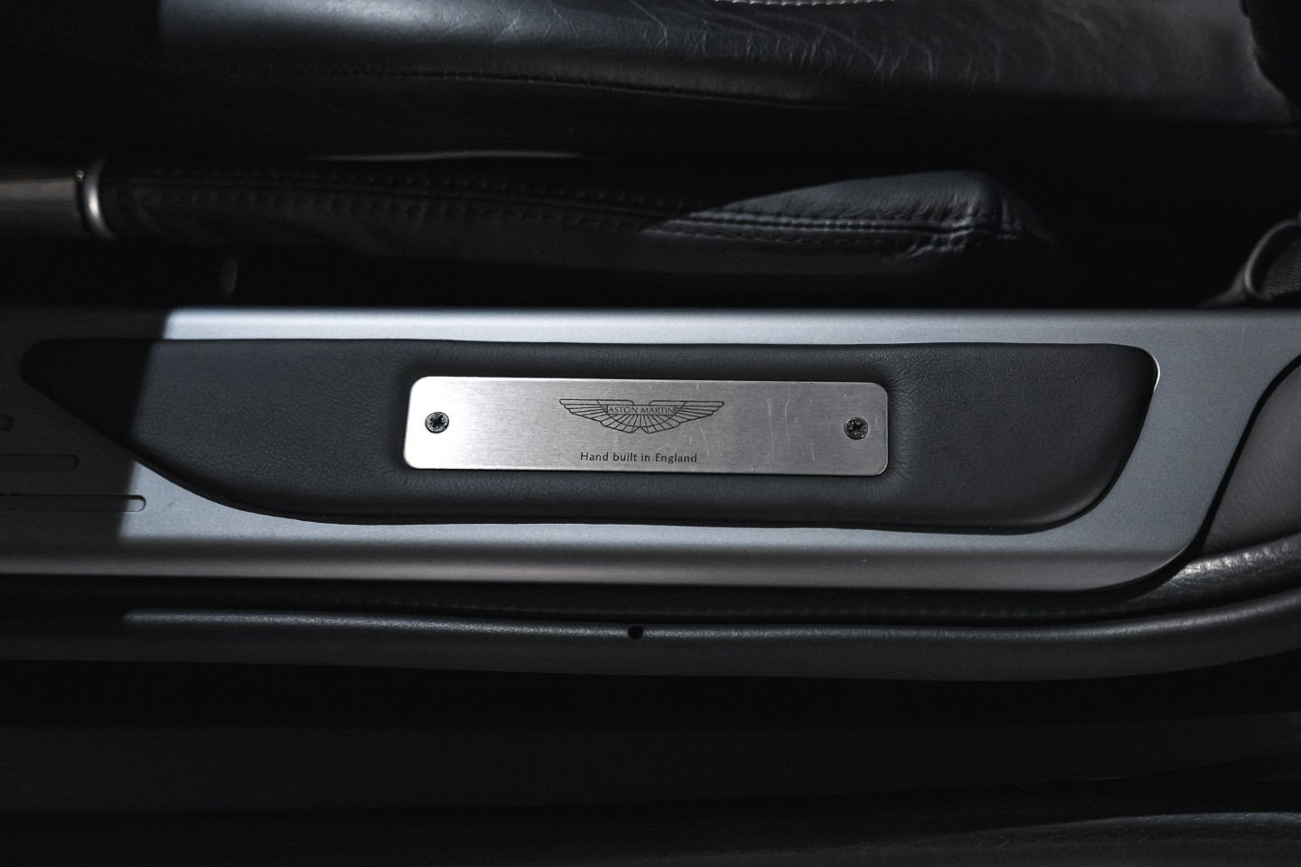
                                                Voiture
                                                 Aston Martin Virage V12 6.0 500