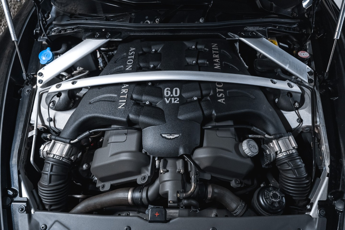 
                                                Voiture
                                                 Aston Martin Virage V12 6.0 500