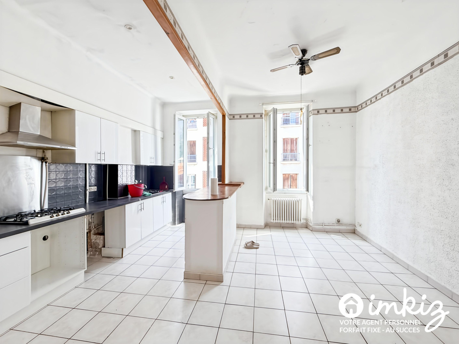 
                                                Vente
                                                 Atypique appartement + combles aménageables