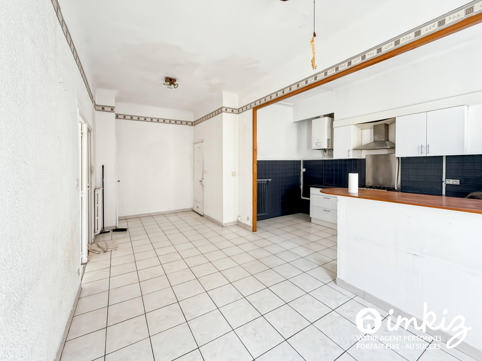 
                                                Vente
                                                 Atypique appartement + combles aménageables