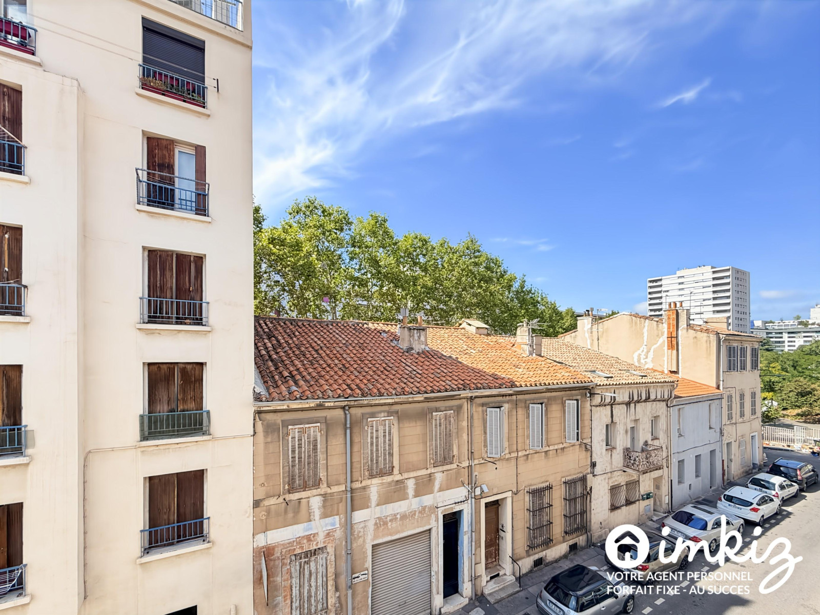 
                                                Vente
                                                 Atypique appartement + combles aménageables
