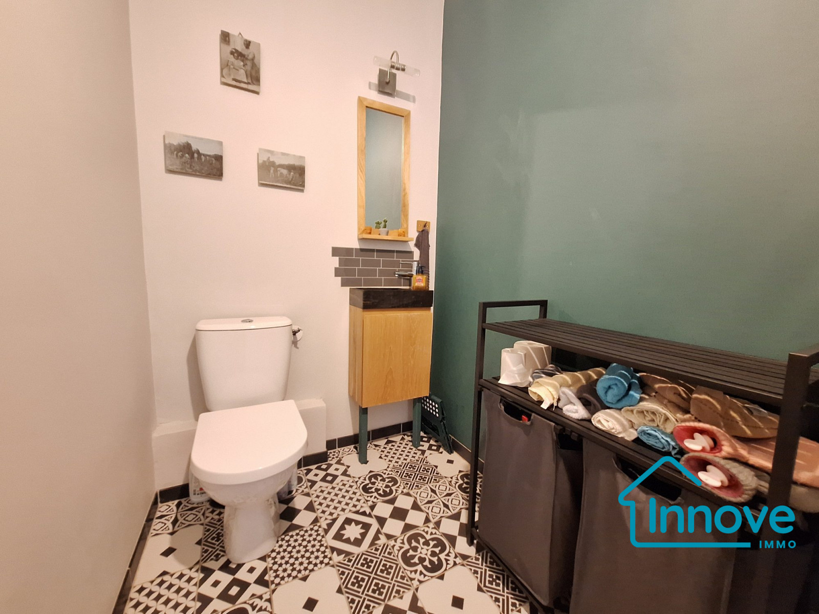 
                                                Vente
                                                 Au calme rue de Versailles : 4/5 pièces plein de charme.