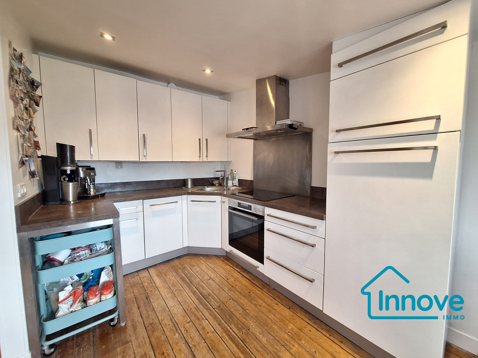 
                                                Vente
                                                 Au calme rue de Versailles : 4/5 pièces plein de charme.