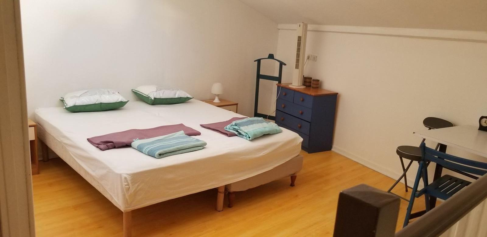 
                                                Location
                                                 Au centre de NICE 2-pieces atypique au calme