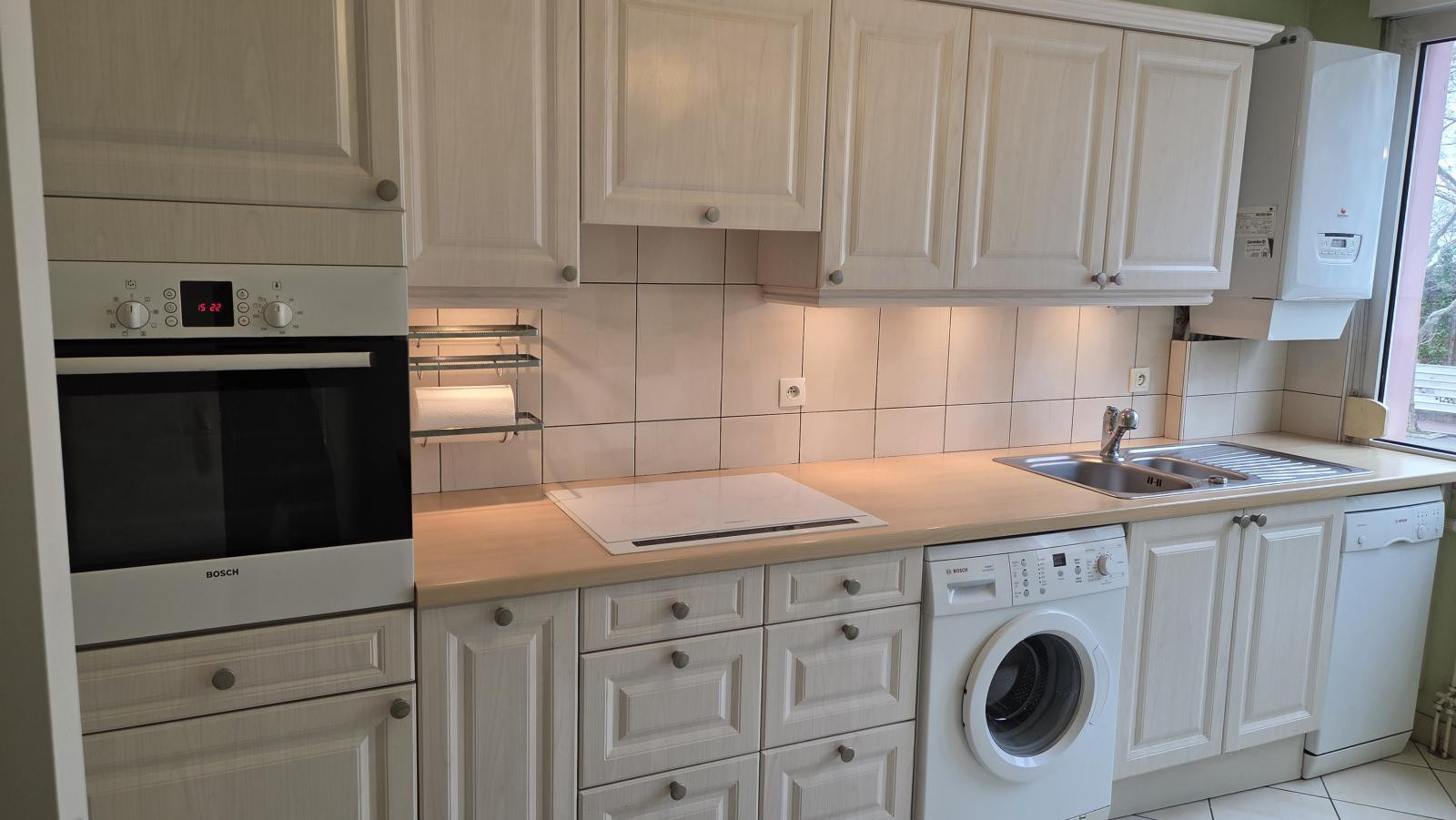 
                                                Location
                                                 Au coeur de monplaisir, T4 de 93m²