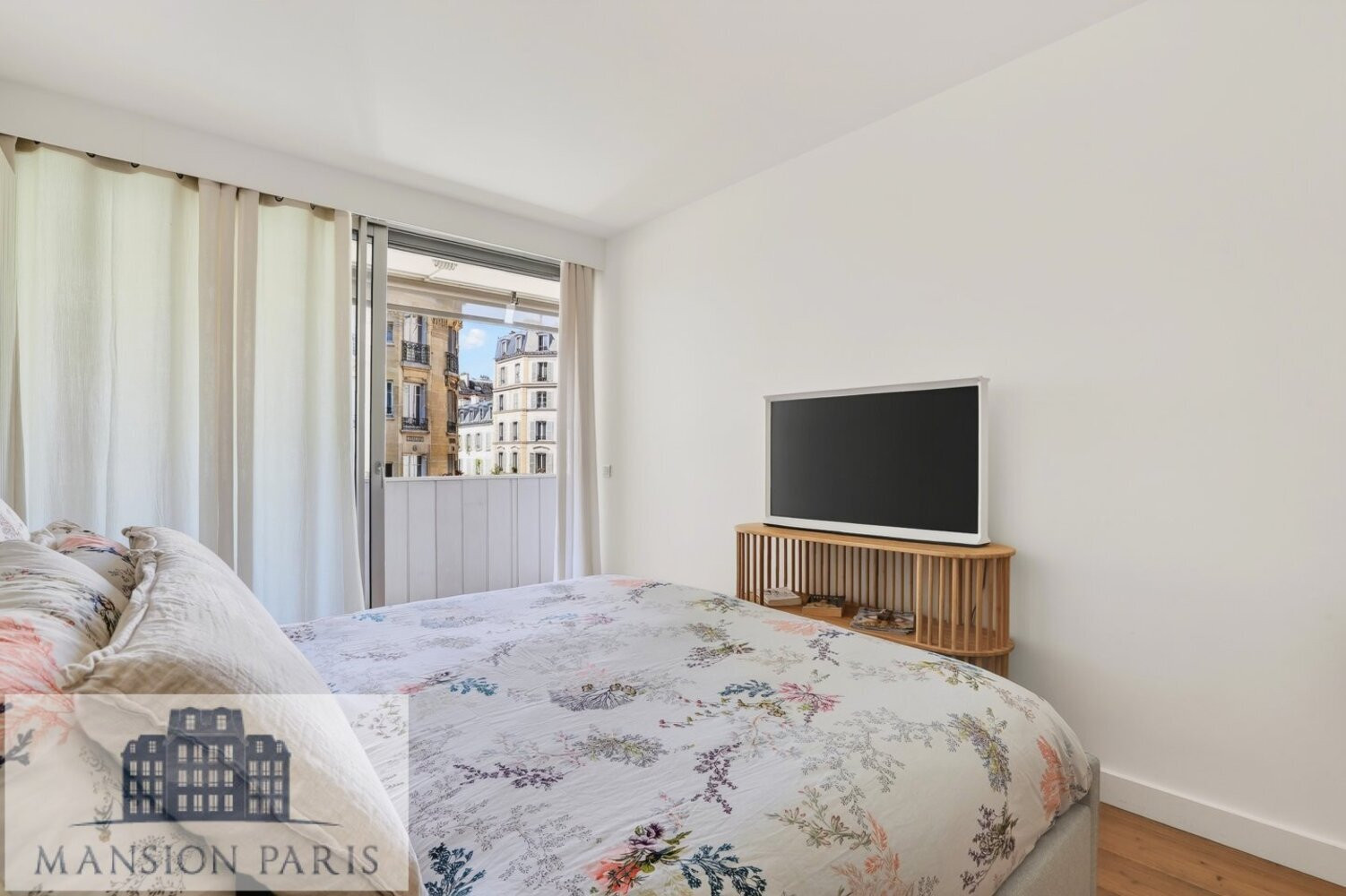 
                                                Vente
                                                 AU COEUR DE PASSY/GRAND BALCON.