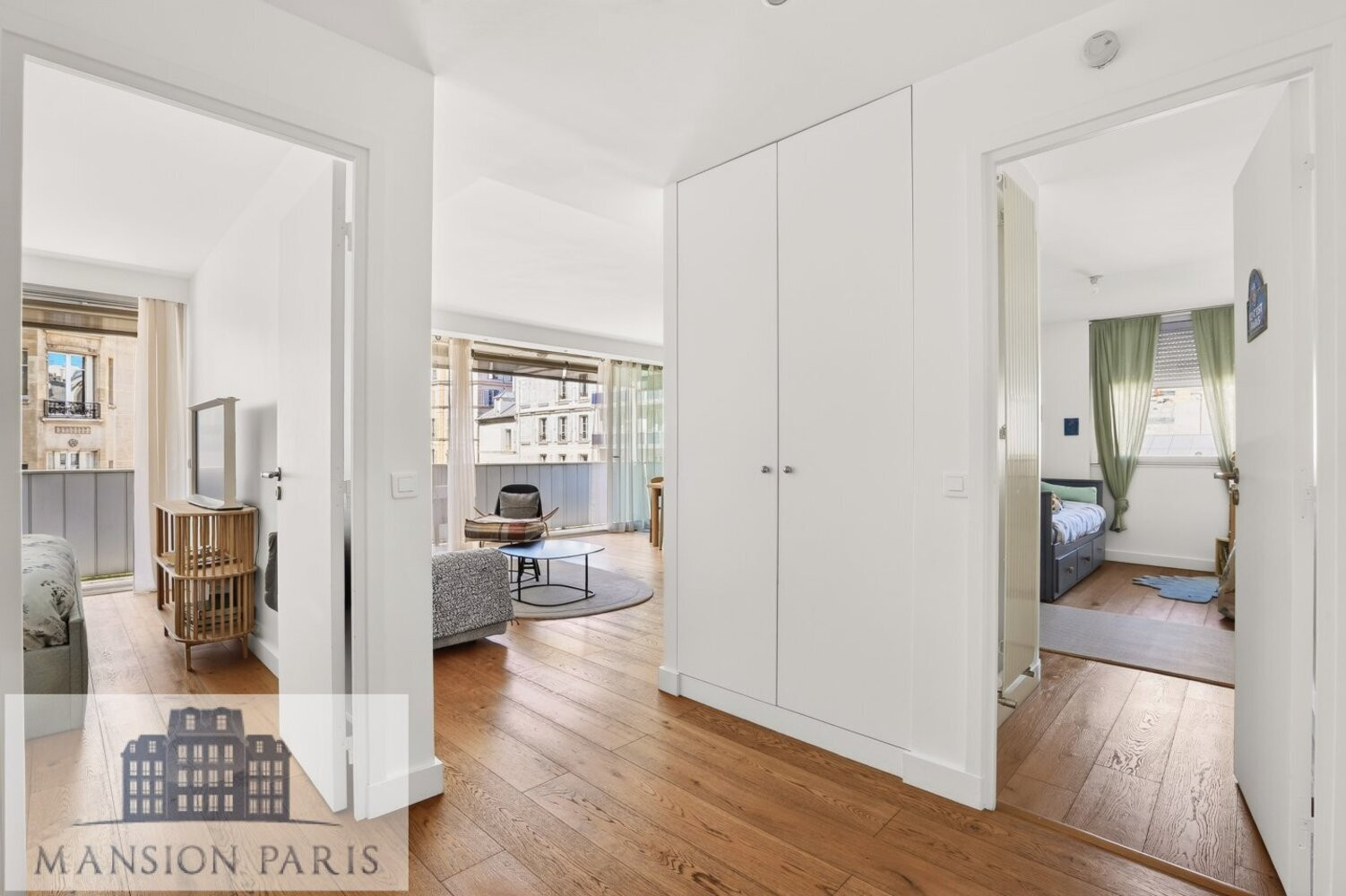 
                                                Vente
                                                 AU COEUR DE PASSY/GRAND BALCON.