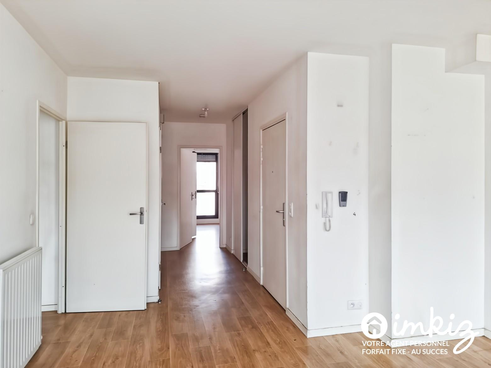 
                                                Vente
                                                 Aubervilliers – 4 pièces 79 m² traversant parking