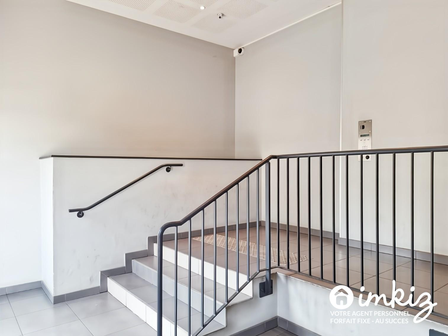
                                                Vente
                                                 Aubervilliers – 4 pièces 79 m² traversant parking