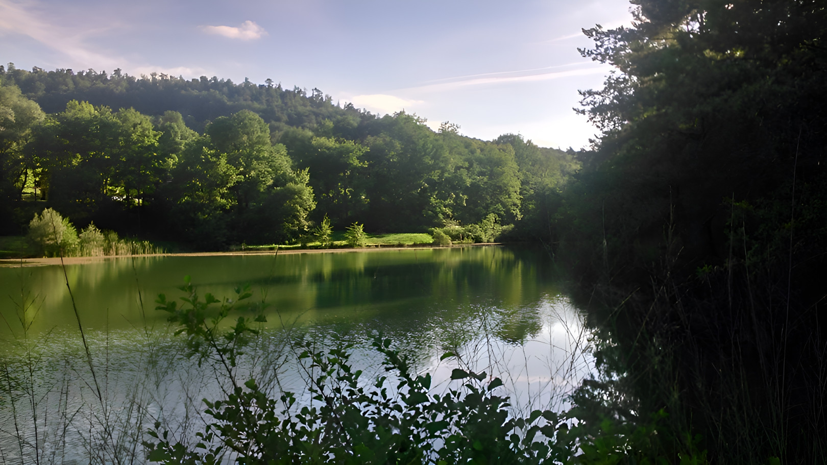 
                                                Vente
                                                 AUDE DOMAINE TOURISTIQUE 9 HA LACS