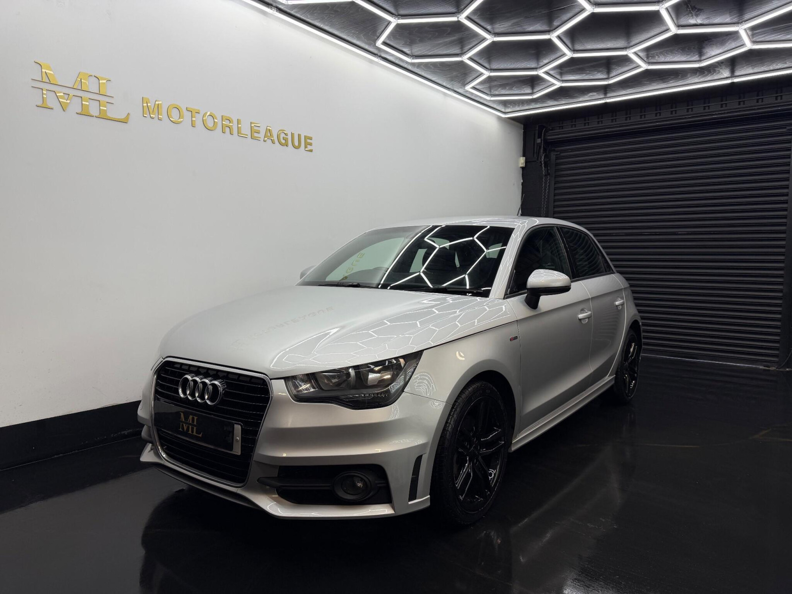 
                                                Voiture
                                                 Audi A1 1.4 TFSI S line Sportback S Tronic Euro 5 (s/s) 5dr