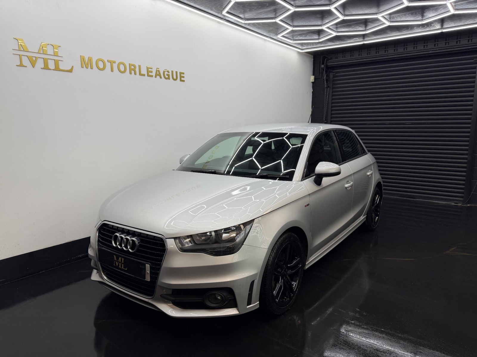 
                                                Voiture
                                                 Audi A1 1.4 TFSI S line Sportback S Tronic Euro 5 (s/s) 5dr