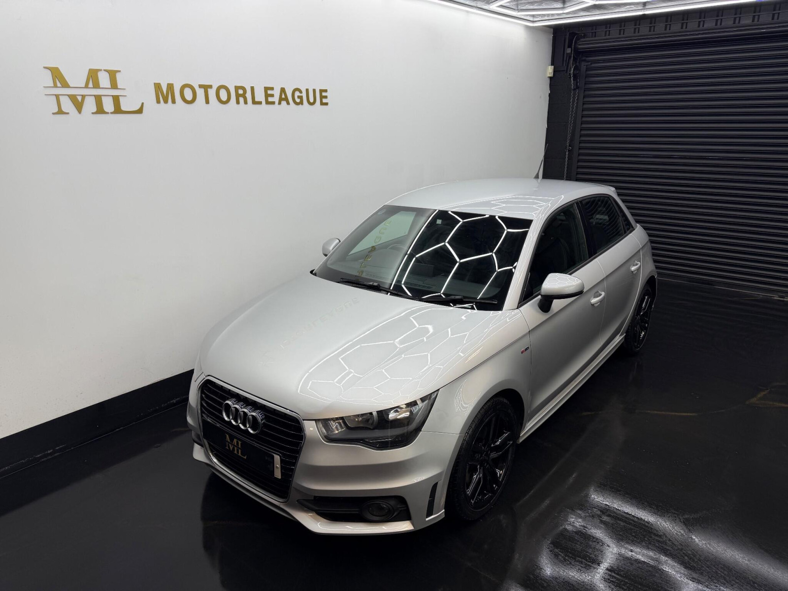 
                                                Voiture
                                                 Audi A1 1.4 TFSI S line Sportback S Tronic Euro 5 (s/s) 5dr