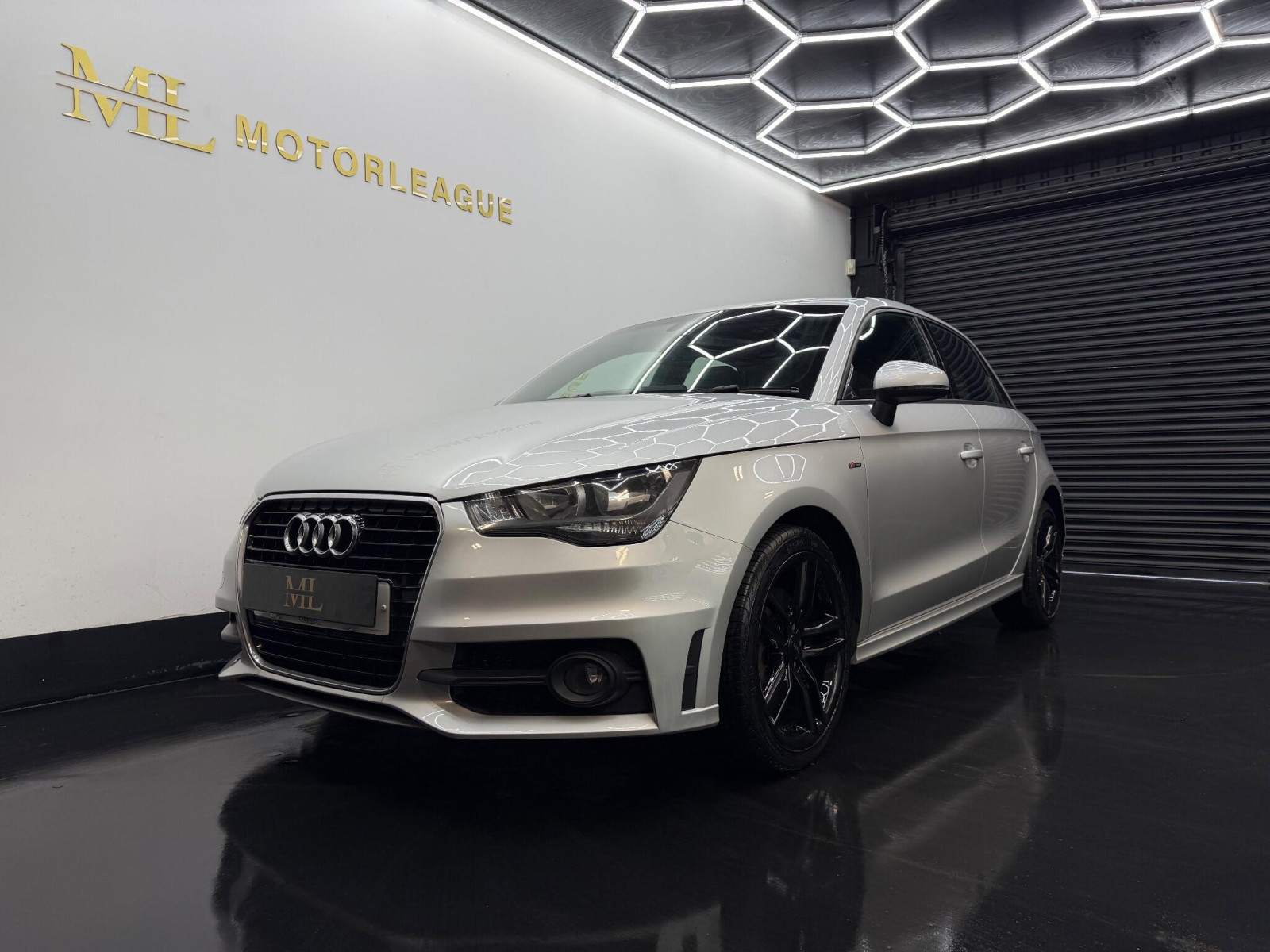 
                                                Voiture
                                                 Audi A1 1.4 TFSI S line Sportback S Tronic Euro 5 (s/s) 5dr