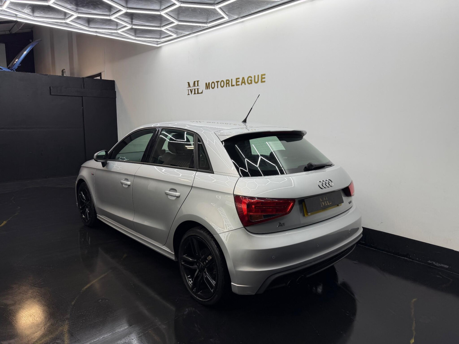 
                                                Voiture
                                                 Audi A1 1.4 TFSI S line Sportback S Tronic Euro 5 (s/s) 5dr