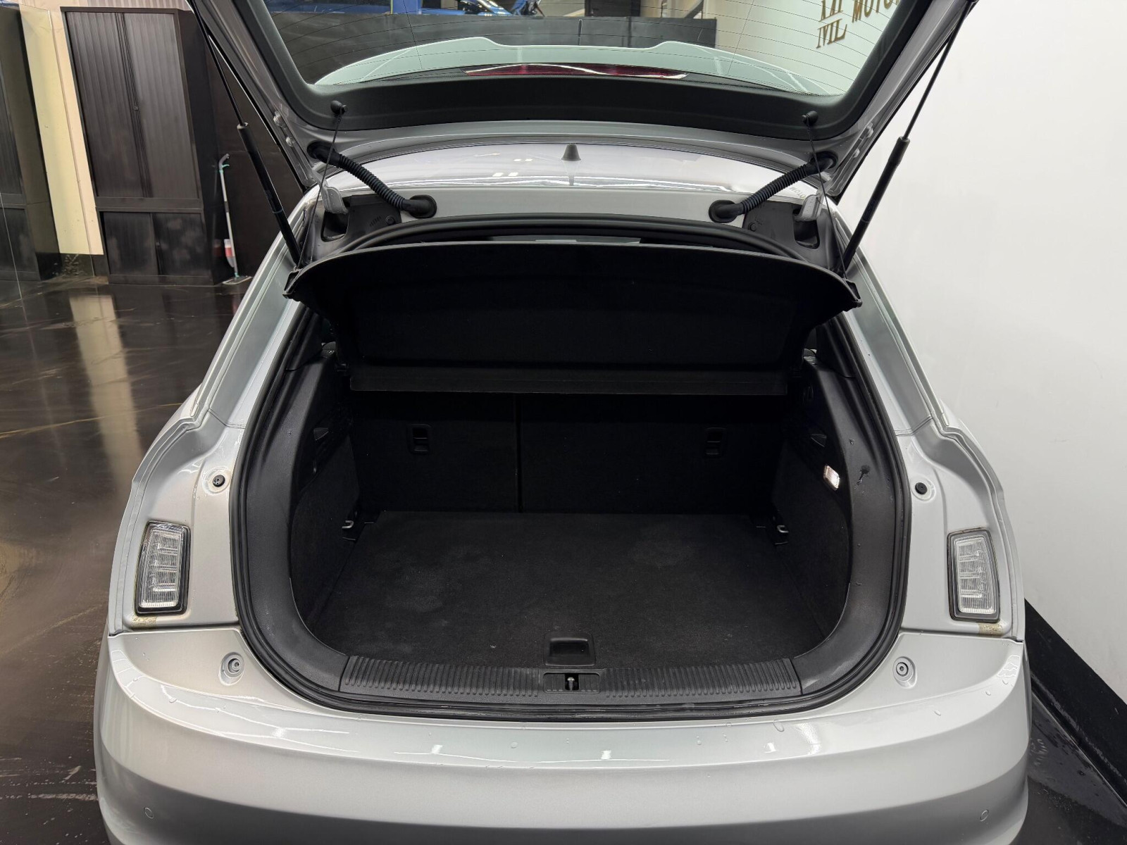 
                                                Voiture
                                                 Audi A1 1.4 TFSI S line Sportback S Tronic Euro 5 (s/s) 5dr