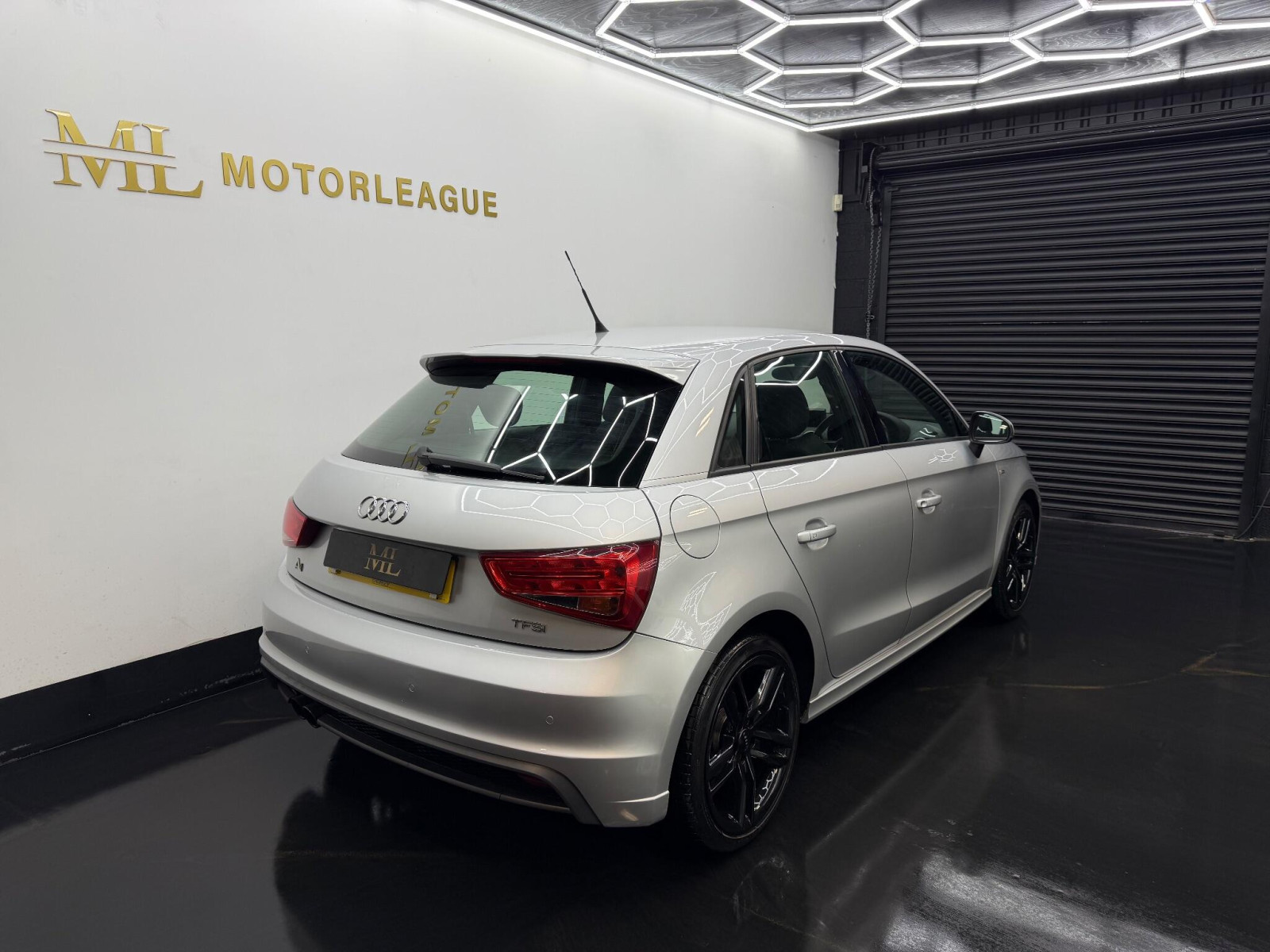 
                                                Voiture
                                                 Audi A1 1.4 TFSI S line Sportback S Tronic Euro 5 (s/s) 5dr