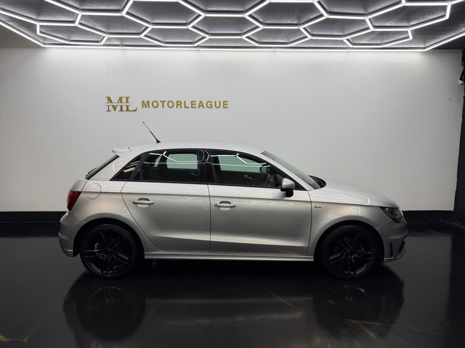 
                                                Voiture
                                                 Audi A1 1.4 TFSI S line Sportback S Tronic Euro 5 (s/s) 5dr