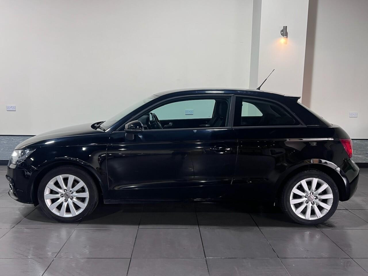 
                                                Voiture
                                                 Audi A1 1.4 TFSI Sport Hatchback 3dr Petrol Manual Euro 5 (s/s) (122 ps)