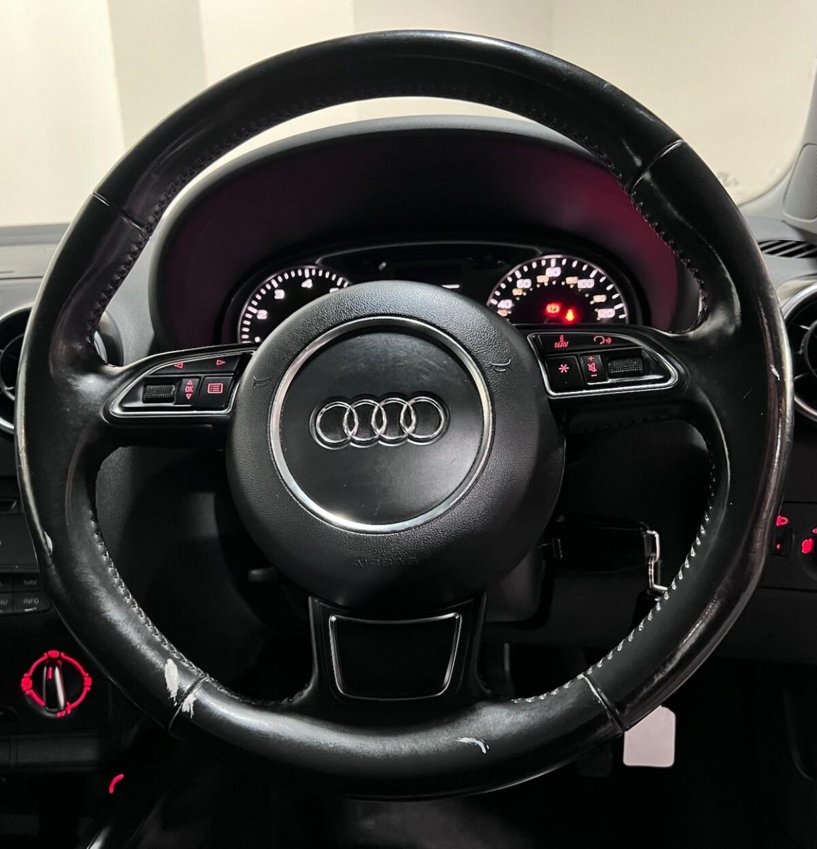 
                                                Voiture
                                                 Audi A1 1.4 TFSI Sport Hatchback 3dr Petrol Manual Euro 5 (s/s) (122 ps)