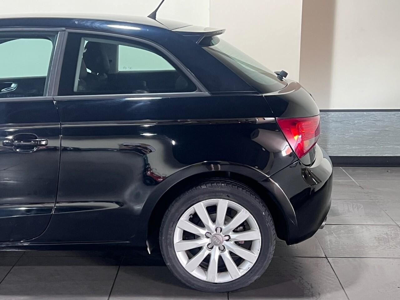 
                                                Voiture
                                                 Audi A1 1.4 TFSI Sport Hatchback 3dr Petrol Manual Euro 5 (s/s) (122 ps)