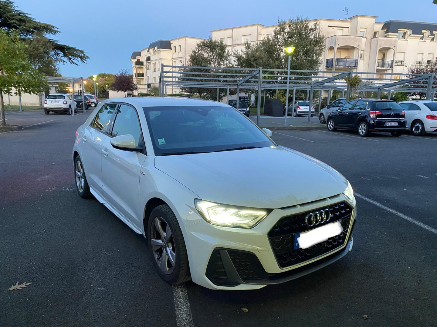 
                                                Voiture
                                                 Audi A1 Sportback 30 TFSI S line