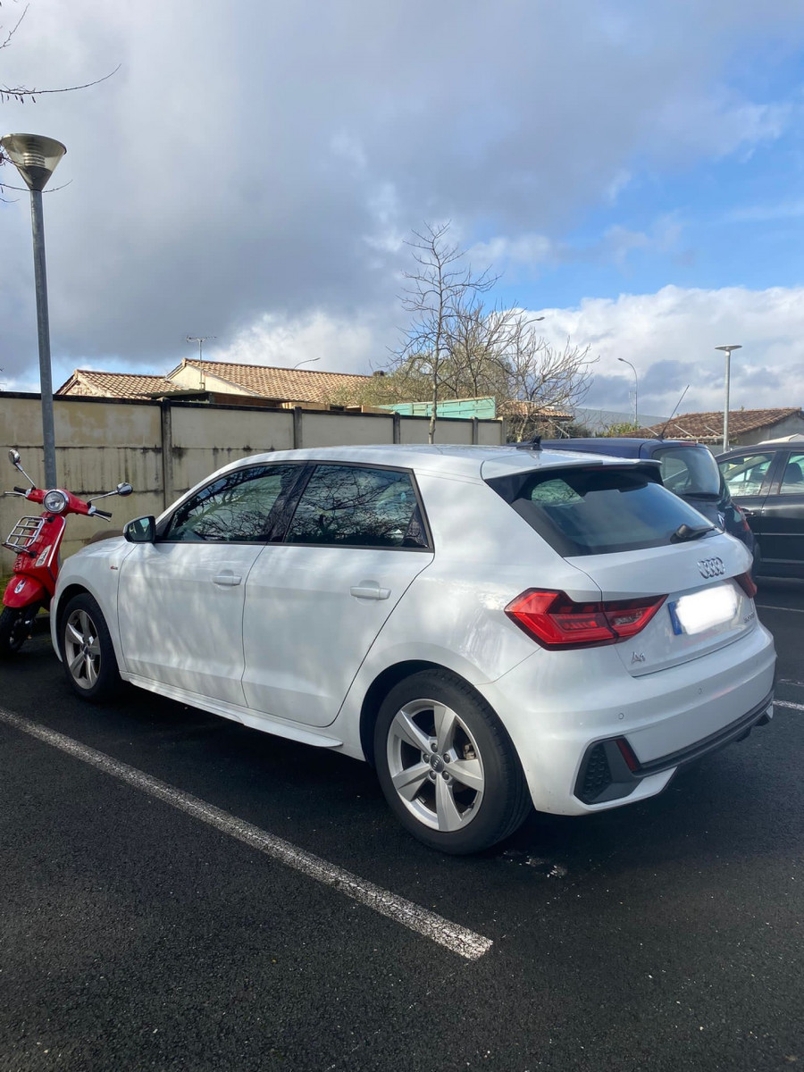 
                                                Voiture
                                                 Audi A1 Sportback 30 TFSI S line