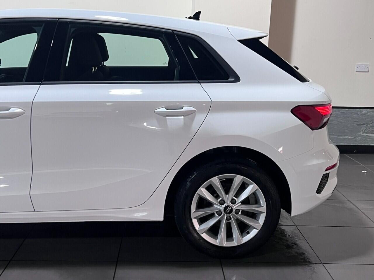 
                                                Voiture
                                                 Audi A3 1.0 TFSI 30 Technik Sportback 5dr Petrol Manual Euro 6 (s/s) (110 ps)