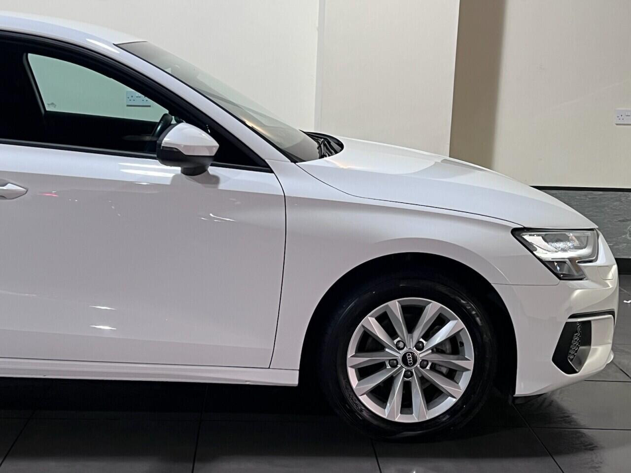 
                                                Voiture
                                                 Audi A3 1.0 TFSI 30 Technik Sportback 5dr Petrol Manual Euro 6 (s/s) (110 ps)
