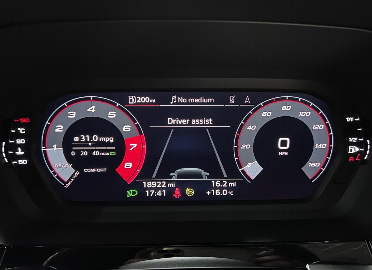 Voiture
                                                 Audi A3 1.5 TFSI 35 S line Sportback 5dr Petrol Manual Euro 6 (s/s) (150 ps)