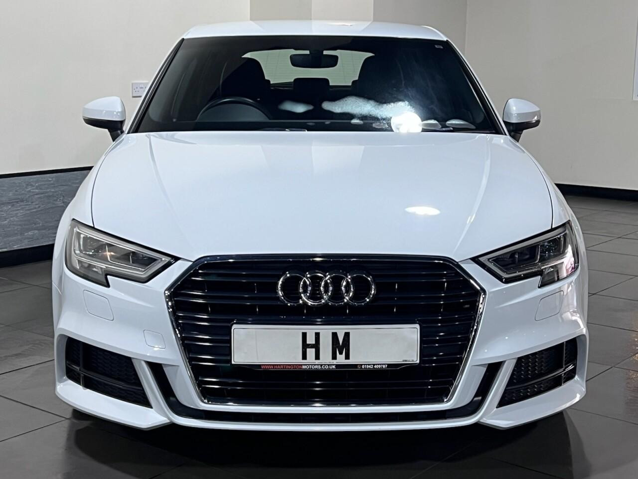 Voiture
                                                 Audi A3 1.5 TFSI CoD 35 S line Sportback 5dr Petrol Manual Euro 6 (s/s) (150 ps)