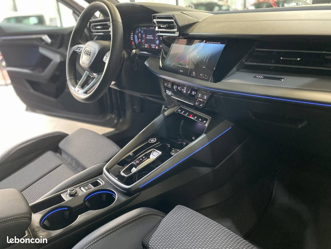 
                                                Voiture
                                                 Audi A3 sportback A 3 35 TDI 150 S-LINE S tronic