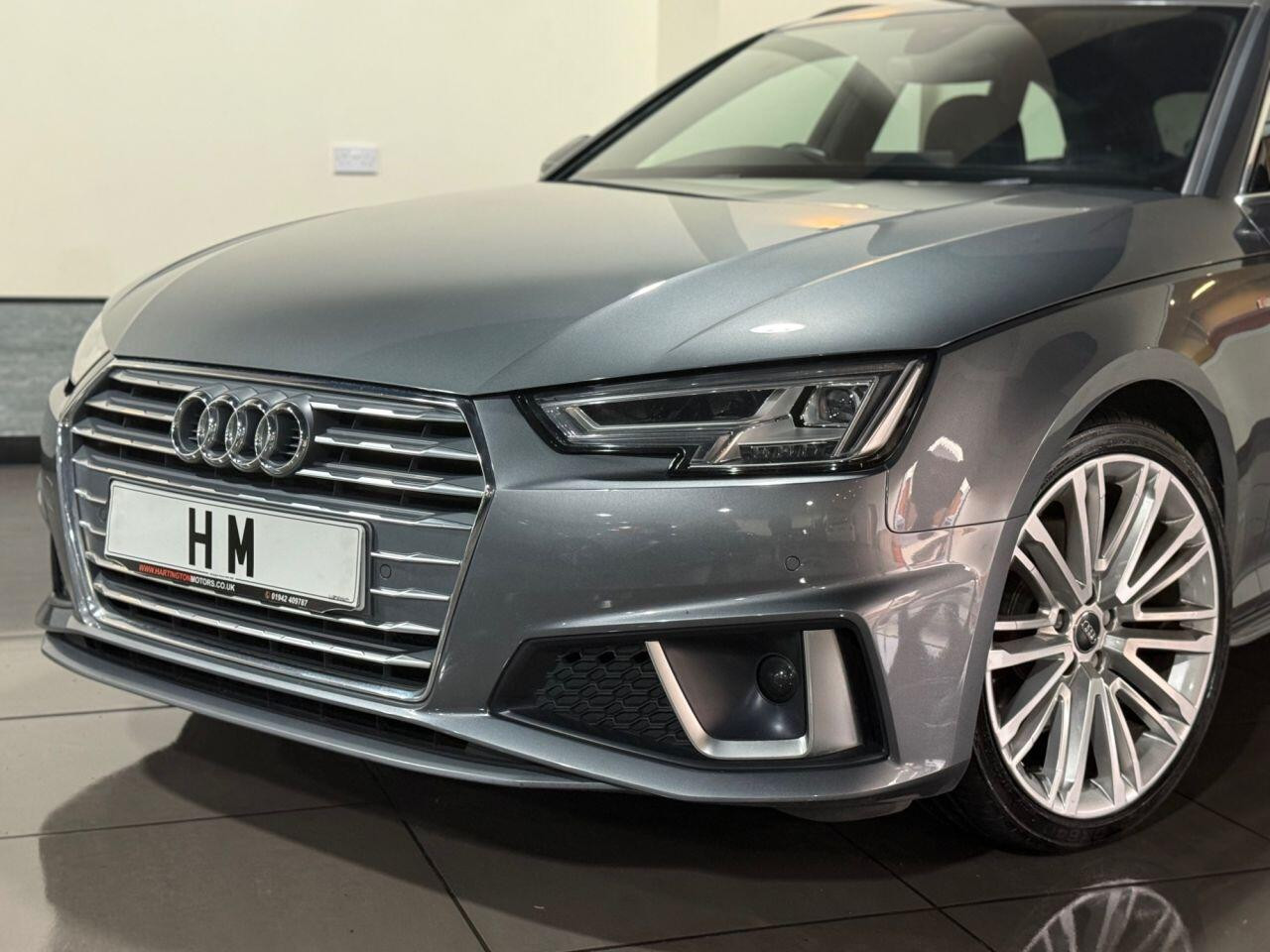 
                                                Voiture
                                                 Audi A4 AVANT 2.0 TDI 35 S line Estate 5dr Diesel S Tronic Euro 6 (s/s) (150 ps)