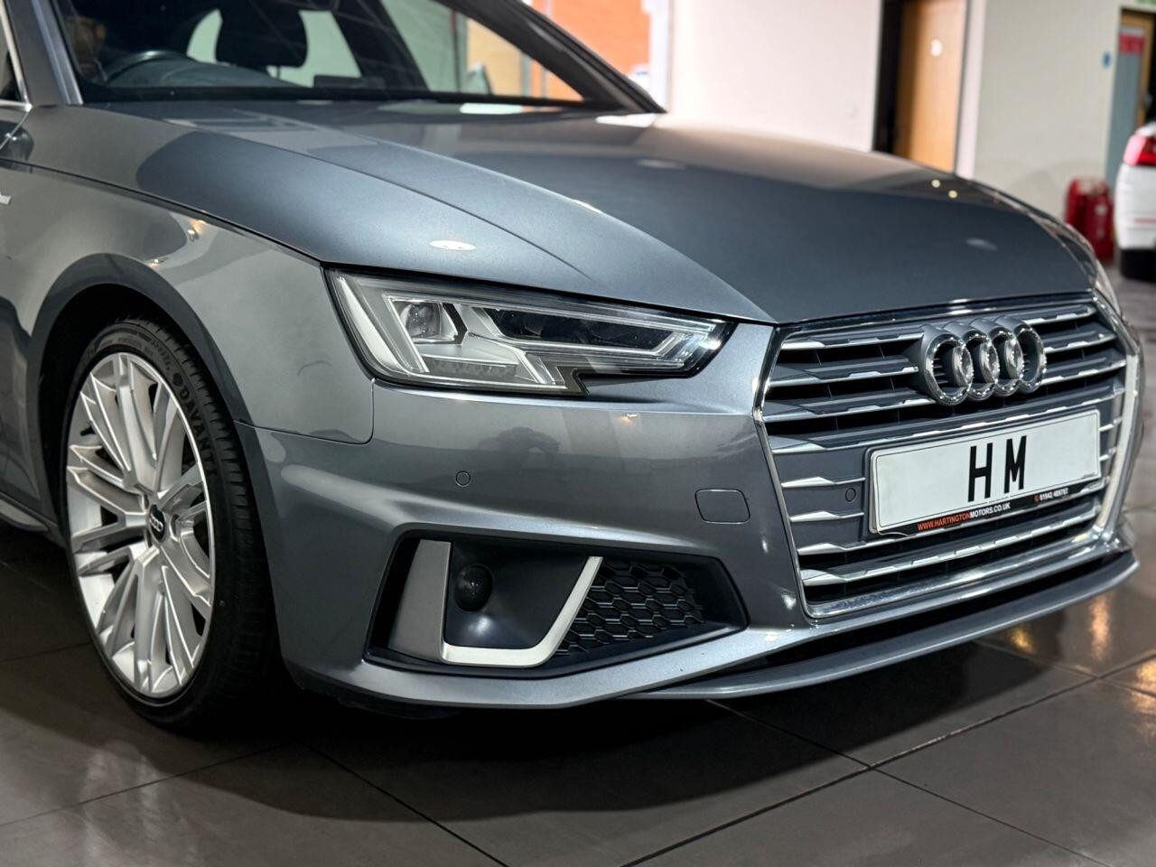 
                                                Voiture
                                                 Audi A4 AVANT 2.0 TDI 35 S line Estate 5dr Diesel S Tronic Euro 6 (s/s) (150 ps)