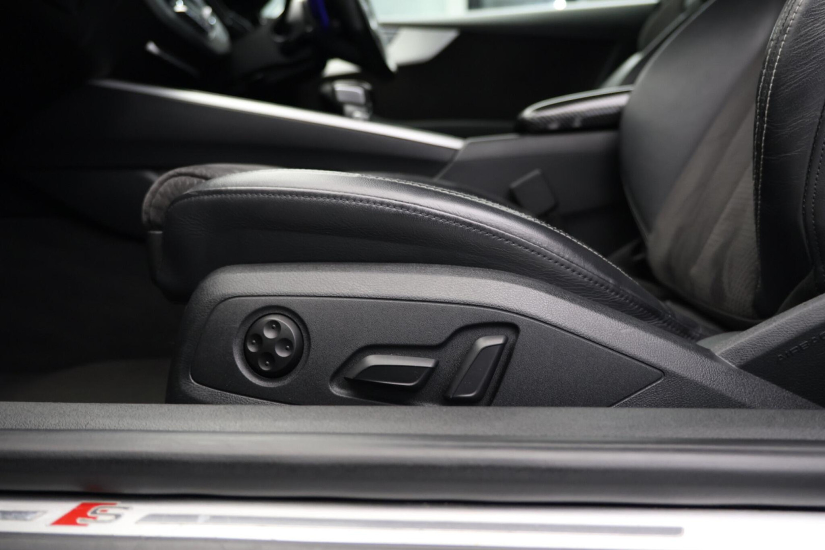 
                                                Voiture
                                                 Audi A5 2.0 TDI S line S Tronic quattro Euro 6 (s/s) 2dr