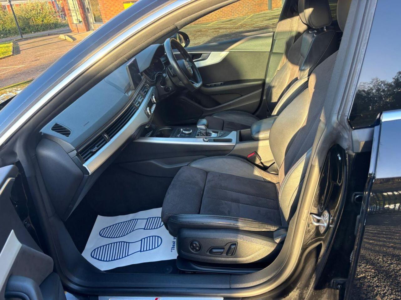 
                                                Voiture
                                                 Audi A5 2.0 TDI ultra S line Sportback 5dr Diesel S Tronic Euro 6 (s/s) (190 ps)