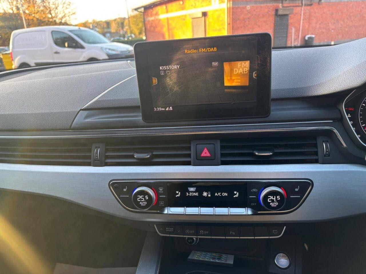 
                                                Voiture
                                                 Audi A5 2.0 TDI ultra S line Sportback 5dr Diesel S Tronic Euro 6 (s/s) (190 ps)