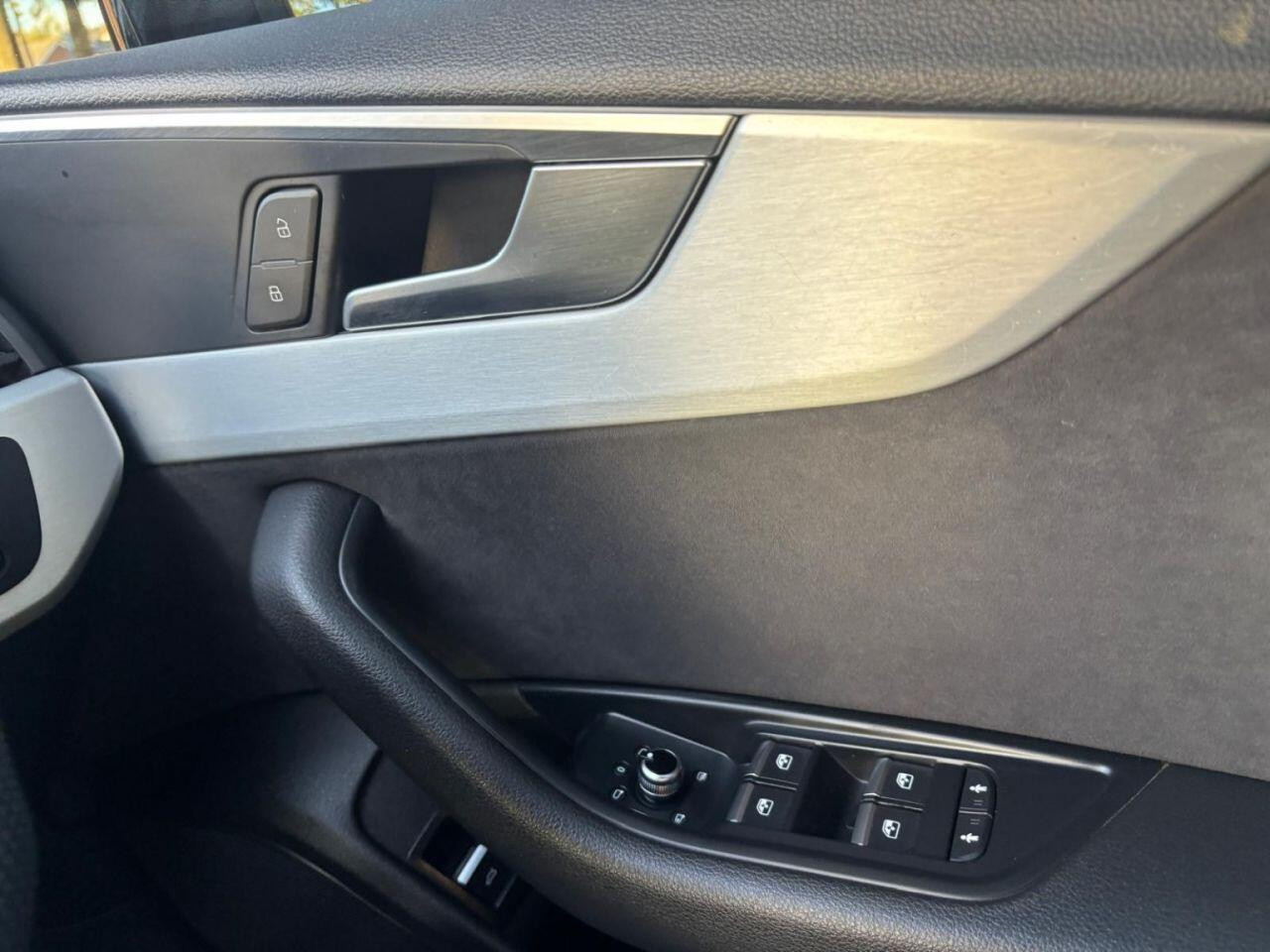 
                                                Voiture
                                                 Audi A5 2.0 TDI ultra S line Sportback 5dr Diesel S Tronic Euro 6 (s/s) (190 ps)