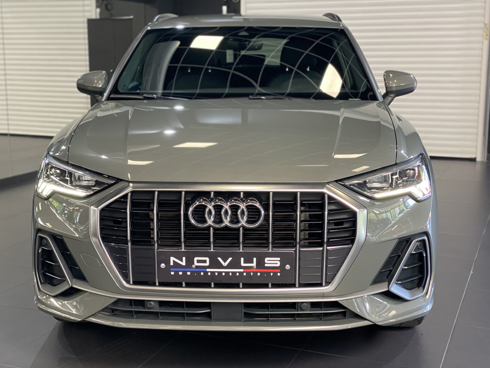
                                                Voiture
                                                 Audi Audi Q3 SLINE BUSINESS ÉDITION