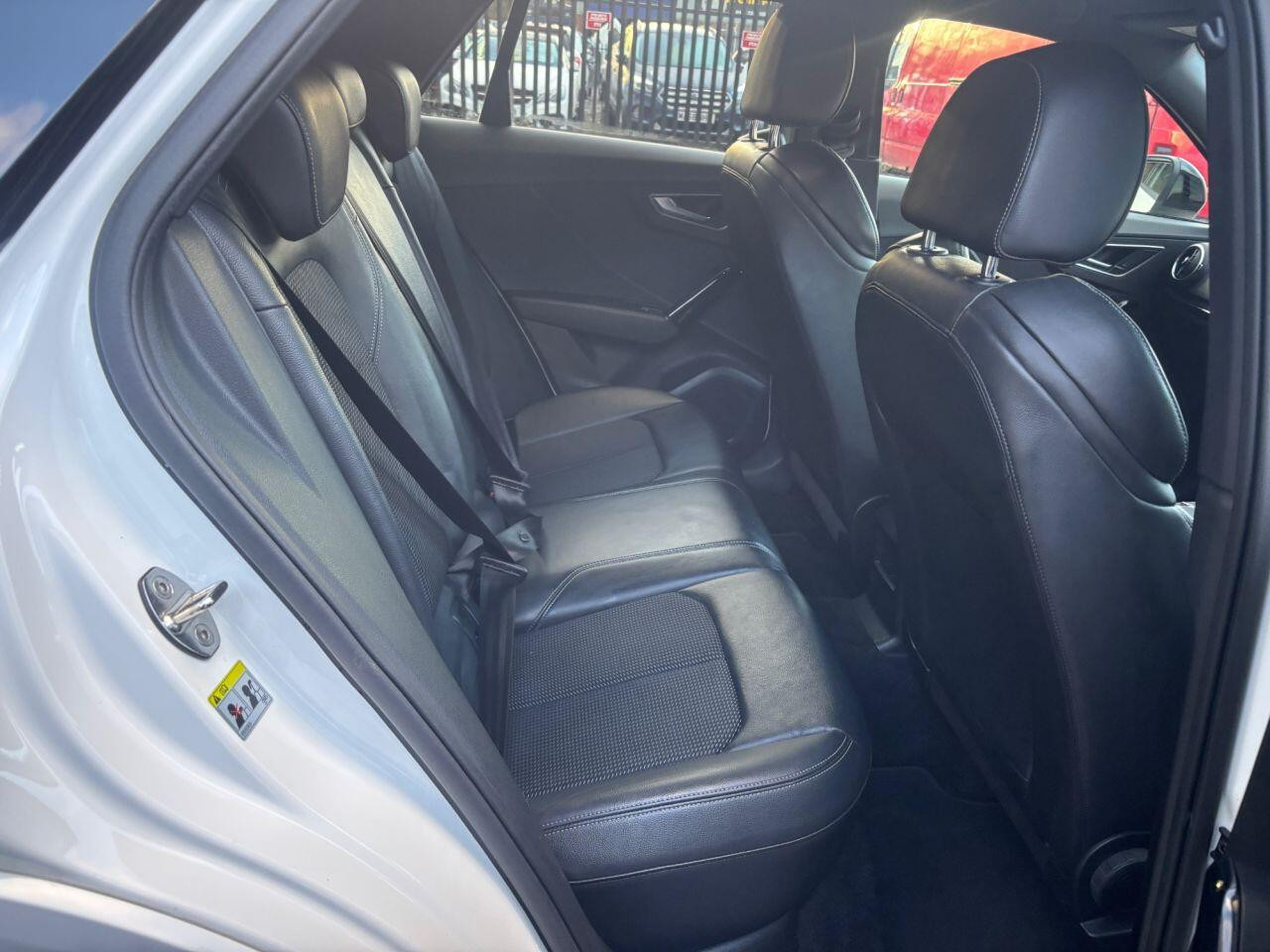 
                                                Voiture
                                                 Audi Q2 1.0 TFSI 30 Black Edition SUV 5dr Petrol Manual Euro 6 (s/s) (116 ps) 85K MOT 12/26 FSH ULEZ