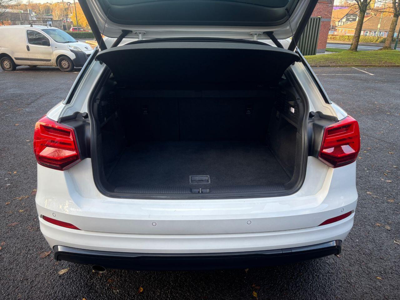 
                                                Voiture
                                                 Audi Q2 1.0 TFSI 30 Black Edition SUV 5dr Petrol Manual Euro 6 (s/s) (116 ps) 85K MOT 12/26 FSH ULEZ