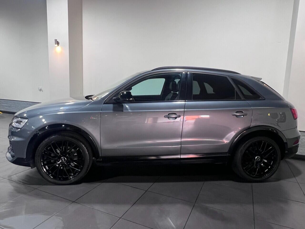 Voiture
                                                 Audi Q3 1.4 TFSI CoD Black Edition SUV 5dr Petrol S Tronic Euro 6 (s/s) (150 ps)