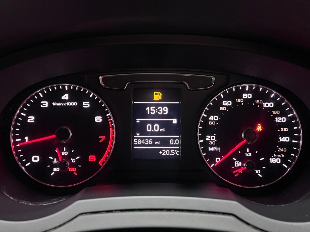 Voiture
                                                 Audi Q3 1.4 TFSI CoD Black Edition SUV 5dr Petrol S Tronic Euro 6 (s/s) (150 ps)