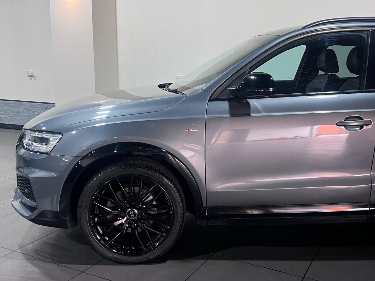 Voiture
                                                 Audi Q3 1.4 TFSI CoD Black Edition SUV 5dr Petrol S Tronic Euro 6 (s/s) (150 ps)