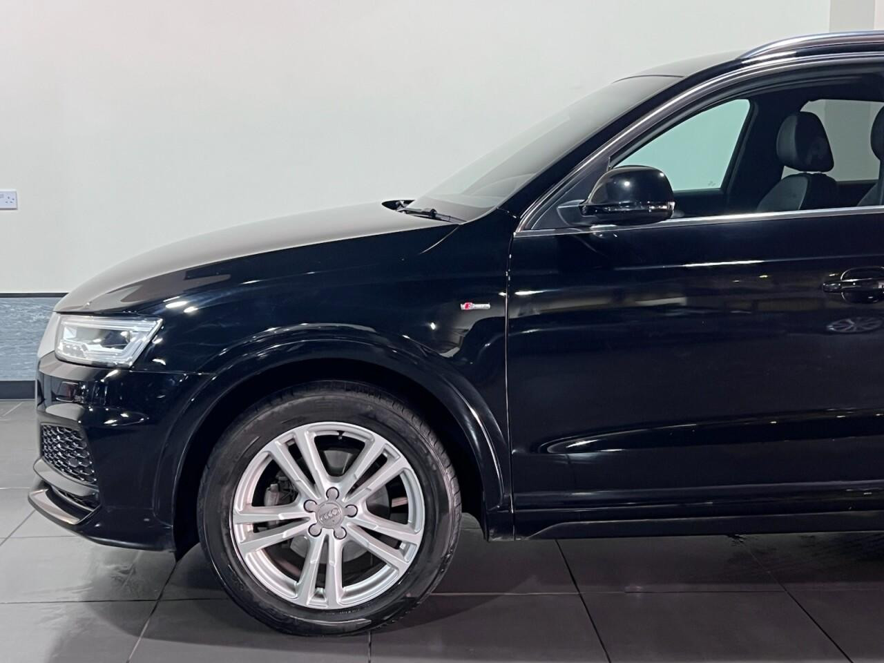 Voiture
                                                 Audi Q3 1.4 TFSI CoD S line Edition SUV 5dr Petrol S Tronic Euro 6 (s/s) (150 ps)