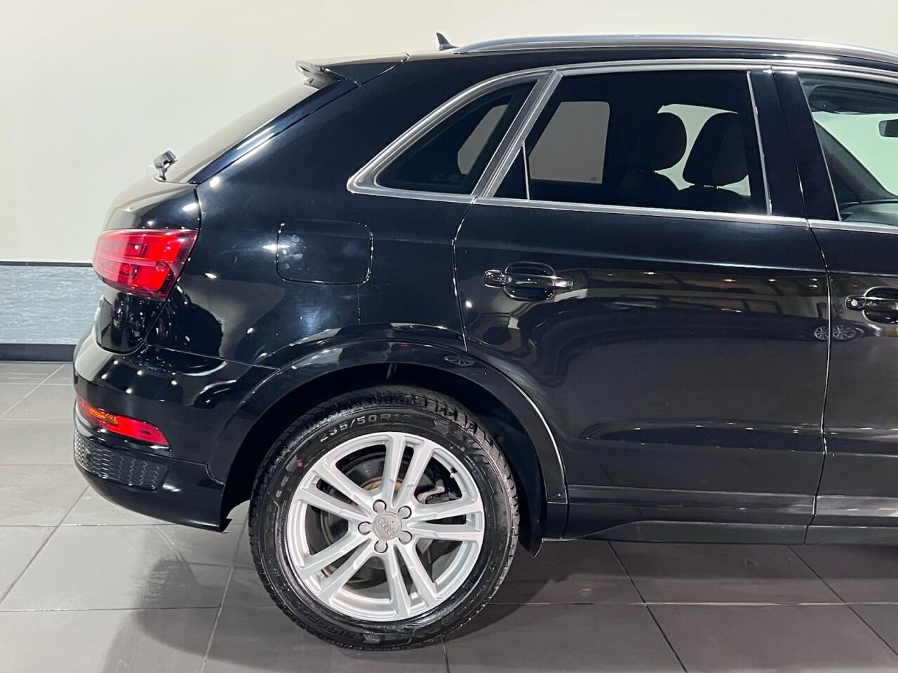 
                                                Voiture
                                                 Audi Q3 1.4 TFSI CoD S line Edition SUV 5dr Petrol S Tronic Euro 6 (s/s) (150 ps)