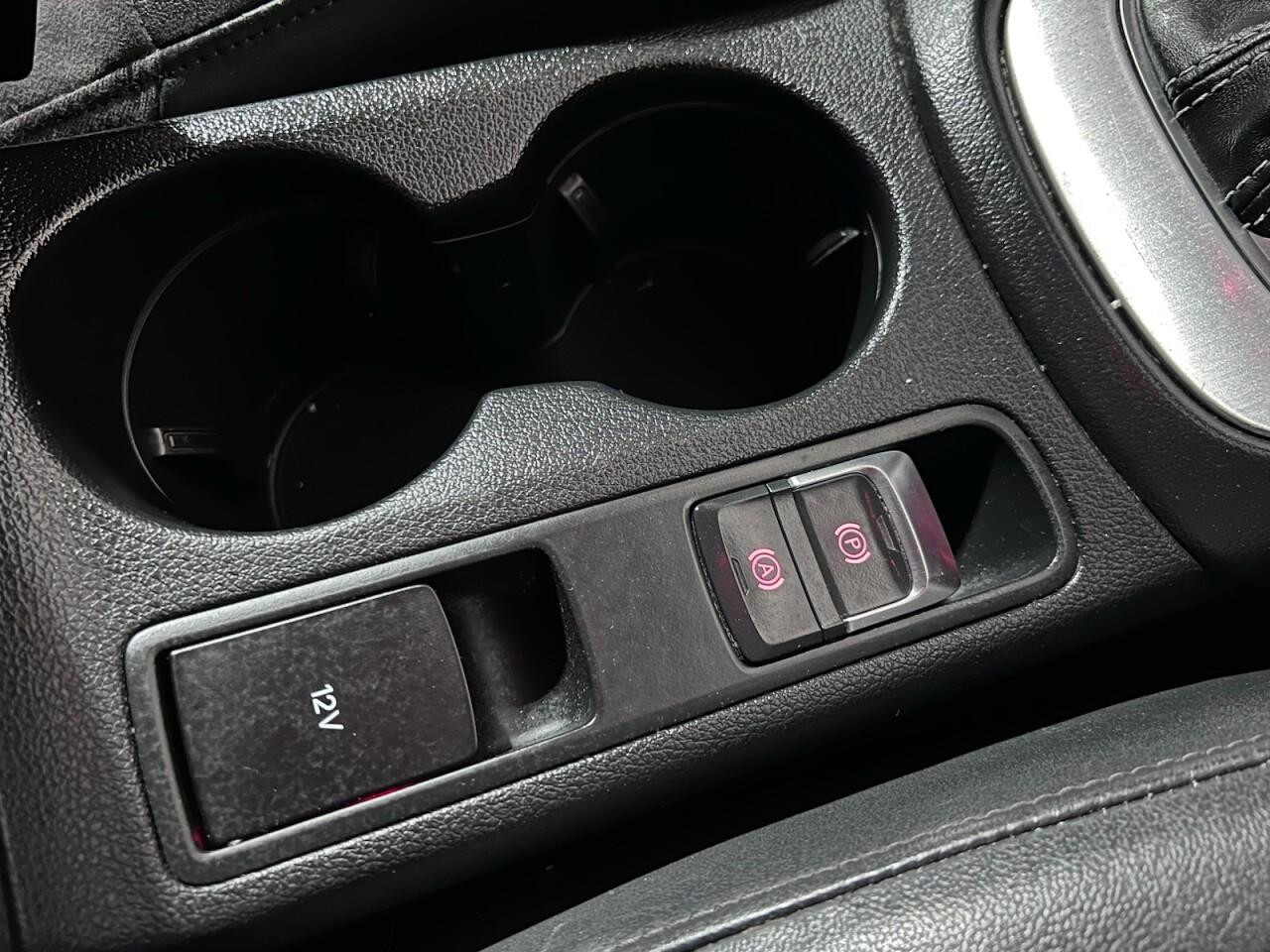 
                                                Voiture
                                                 Audi Q3 1.4 TFSI CoD S line Edition SUV 5dr Petrol S Tronic Euro 6 (s/s) (150 ps)