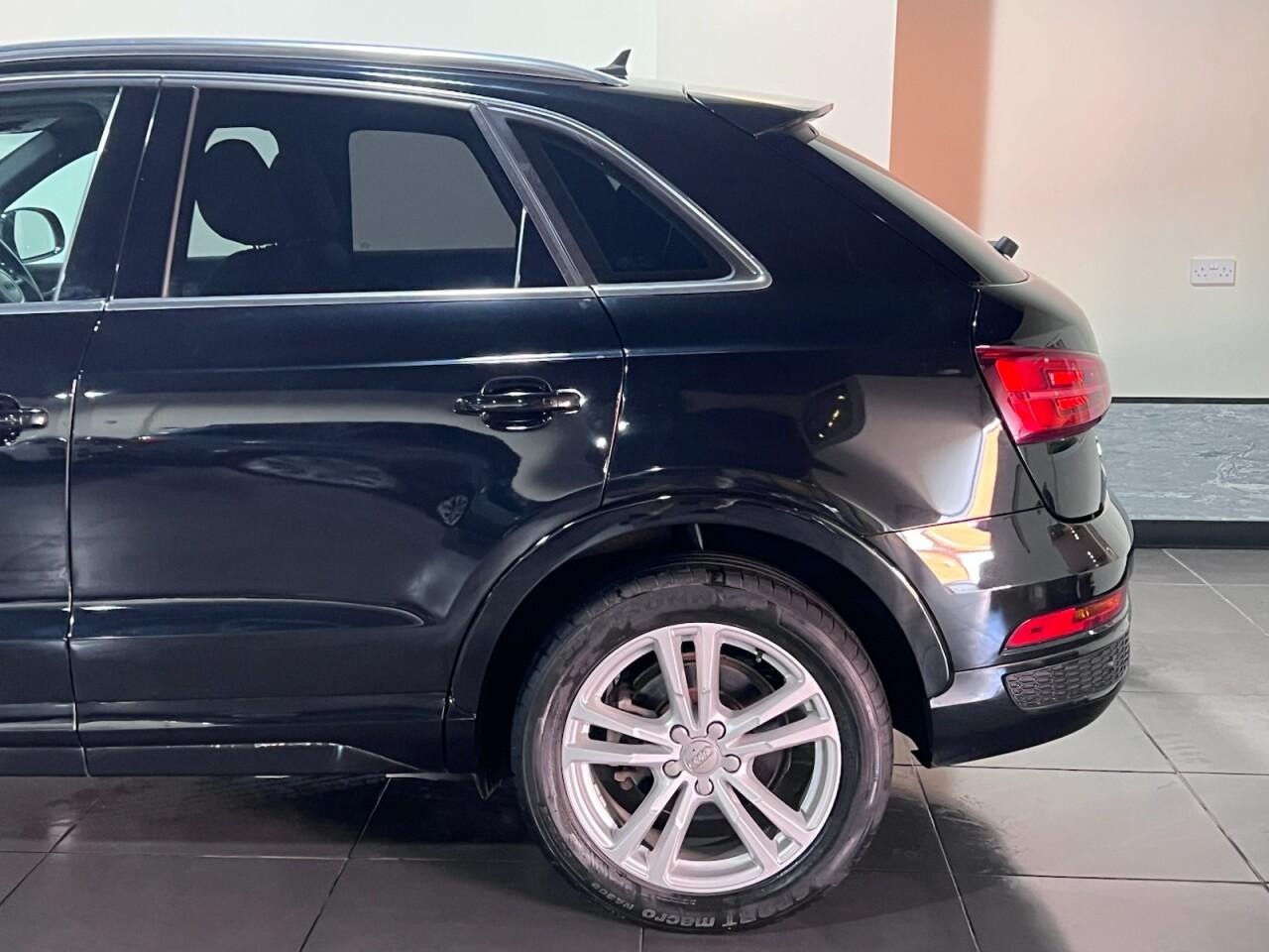 
                                                Voiture
                                                 Audi Q3 1.4 TFSI CoD S line Edition SUV 5dr Petrol S Tronic Euro 6 (s/s) (150 ps)