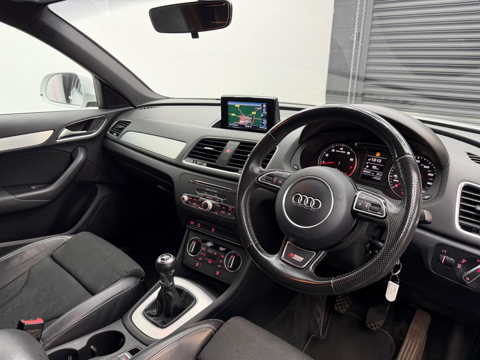 
                                                Voiture
                                                 Audi Q3 1.4 TFSI CoD S line Euro 6 (s/s) 5dr (Nav)