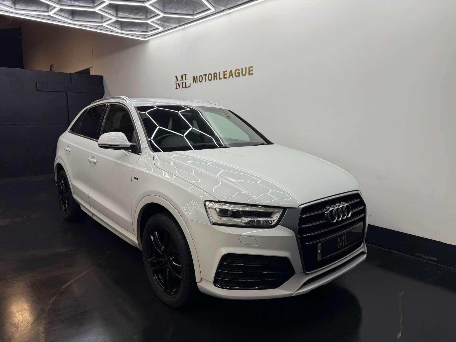 
                                                Voiture
                                                 Audi Q3 1.4 TFSI CoD S line Euro 6 (s/s) 5dr (Nav)